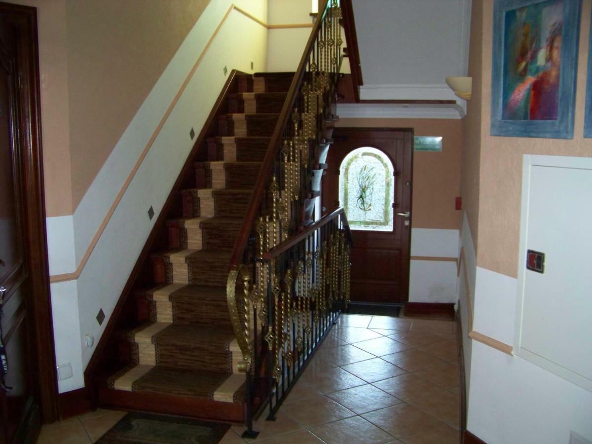 Sapphire Apartment ريفال المظهر الخارجي الصورة